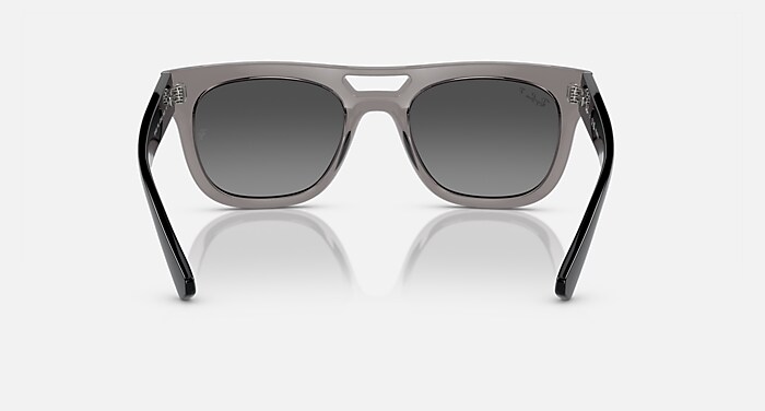 レイバン公式ストア】 Ray-Ban® PHIL BIO-BASED サングラス
