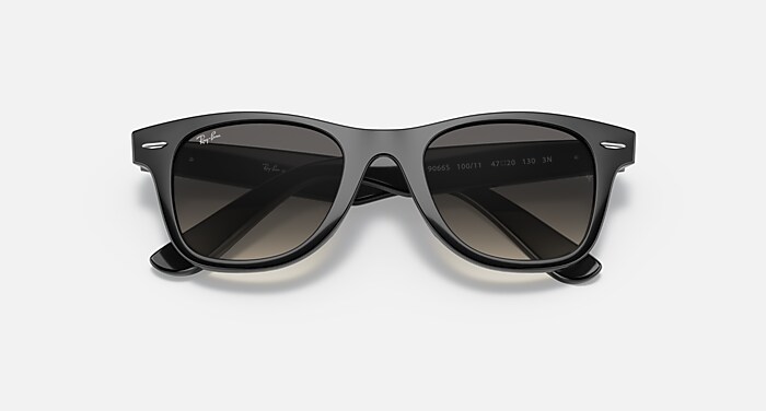 小物 RAY-BAN WAYFARER WAYFARER KIDS Sunglasses in Black and Light Grey/Dark Grey (47-20
