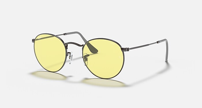 ROUND SOLID EVOLVE Sunglasses in Gunmetal and Yellow/Light Red