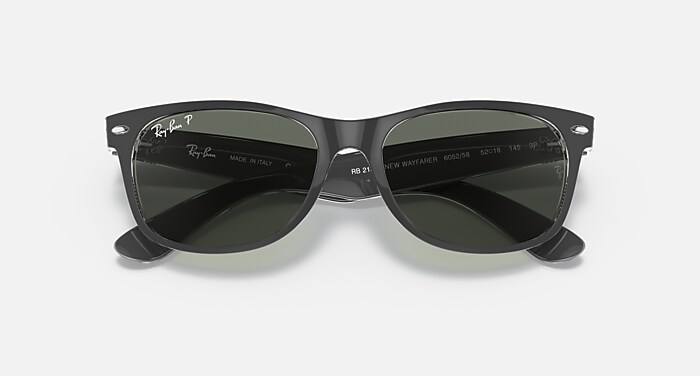 Ray-Ban NEW WAYFARER 偏光サングラス NEW WAYFARER CLASSIC Polarized Sunglasses in Black On Transparent