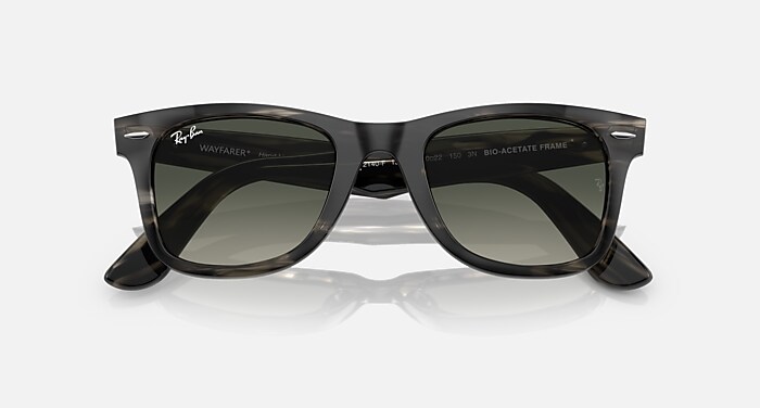 ORIGINAL WAYFARER BIO-BASED サングラス ストライプグレー と グレー