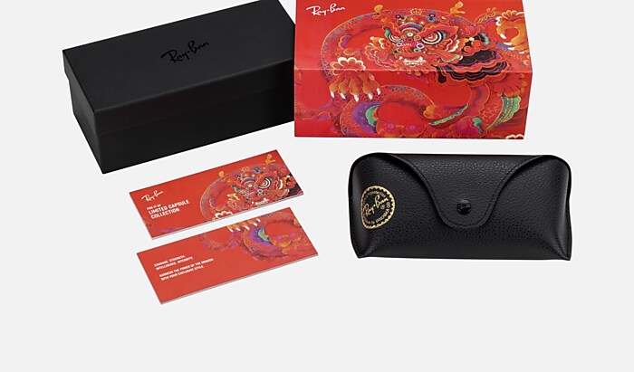 小物 BTMRay Ban YEAR OF THE DRAGON EDITION RB4401D YEAR OF THE DRAGON EDITION Sunglasses in Black and Dark