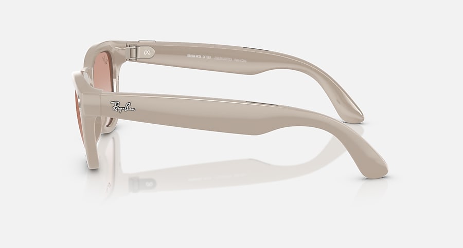 Skyler Gen 1, Chalky Gray · Cinnamon Pink: Lateral