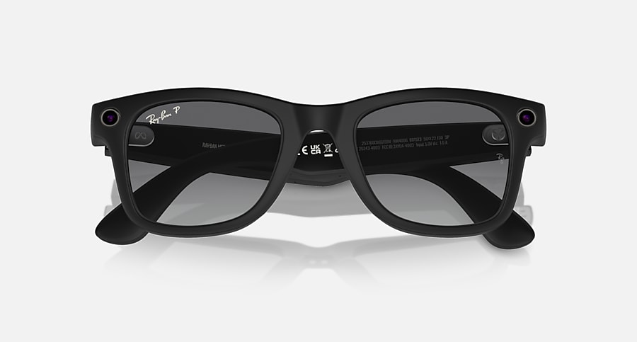 Wayfarer Gen 1, Black · Graphite Polarized: Closed Front